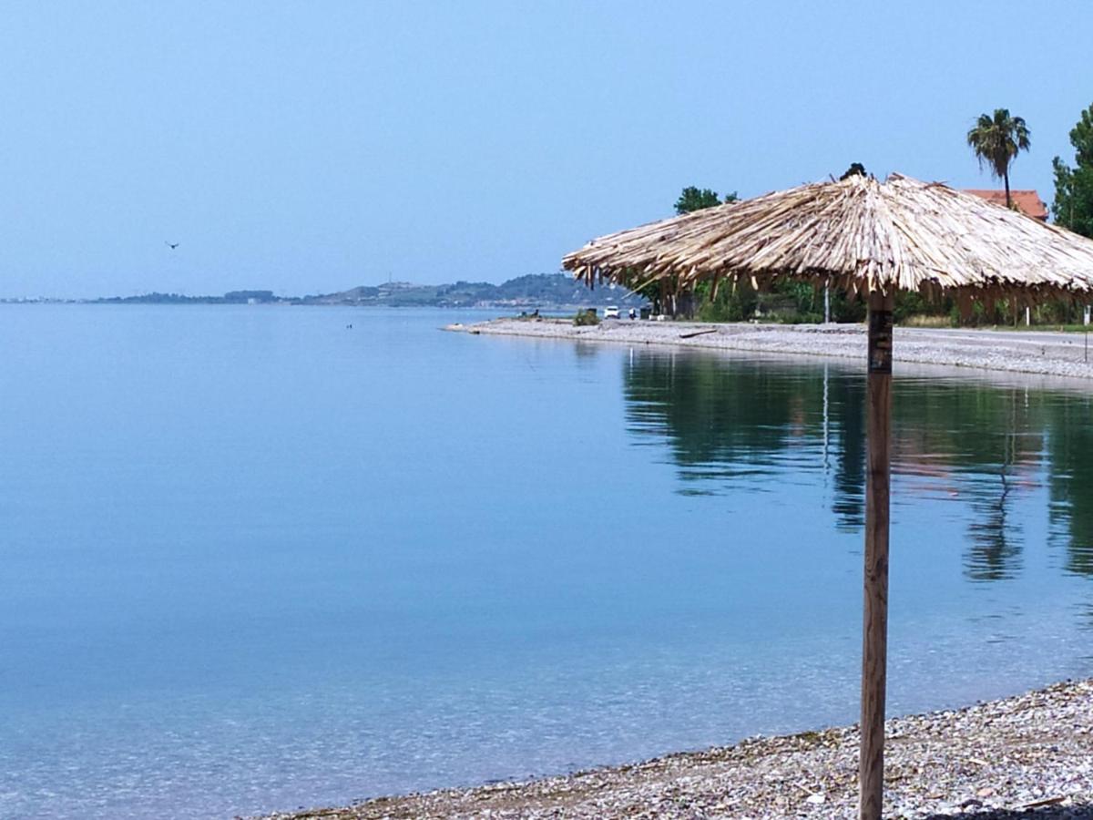 Nafpaktos Beach Apartment Eksteriør billede